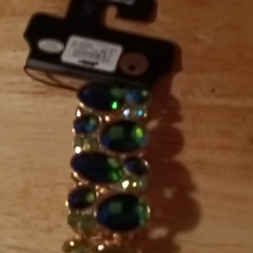Jewelry - Picture 3 of 3